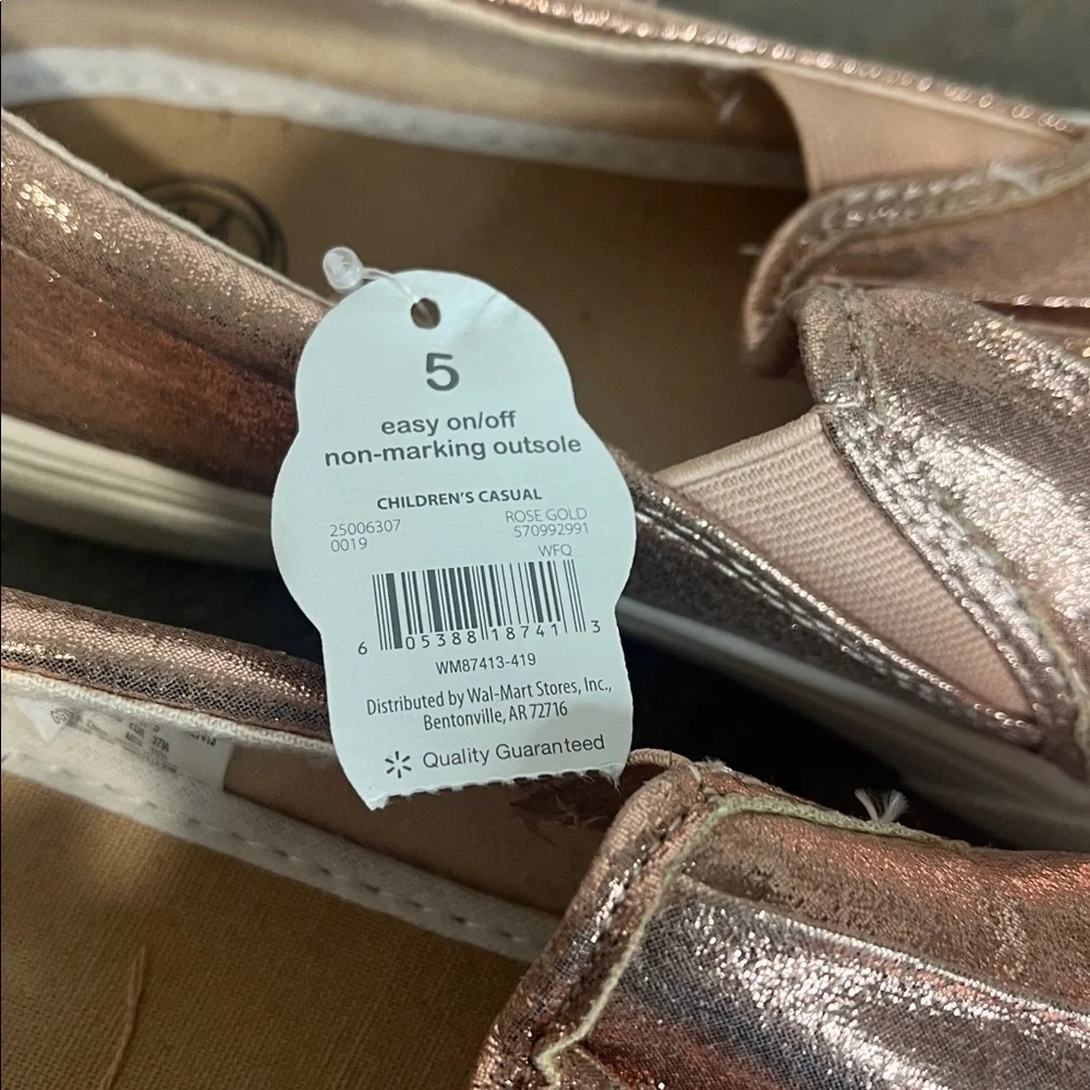 Wonder‎ Nation Rose Gold and White Girls Sneakers with Ruffled Design - Size 5